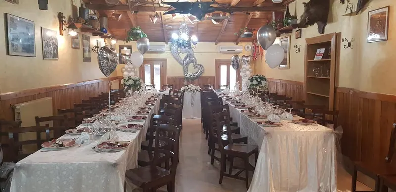 La sala allestita per un ricevimento di nozze