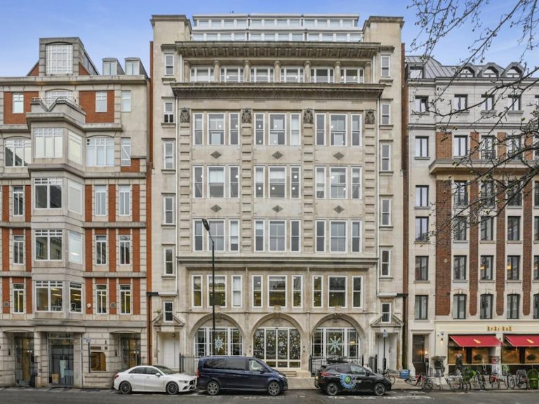 OFFICE TO RENT IN GOLDEN SQUARE, W1F