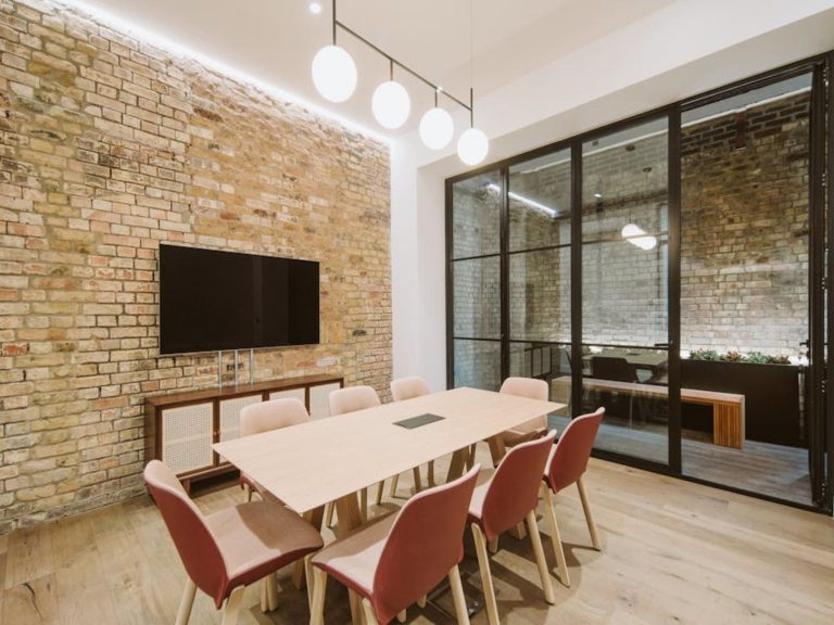 OFFICE TO RENT IN CLERKENWELL GREEN, EC1R