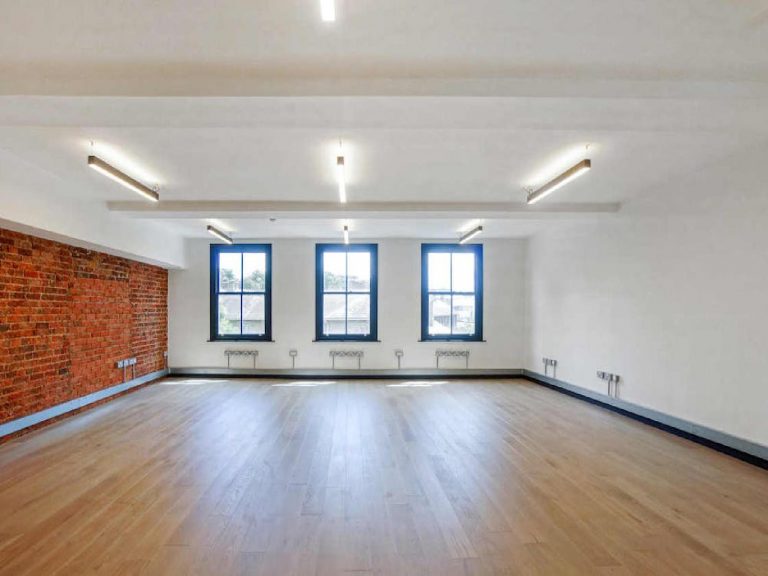 OFFICE TO RENT IN CLERKENWELL ROAD, EC1M