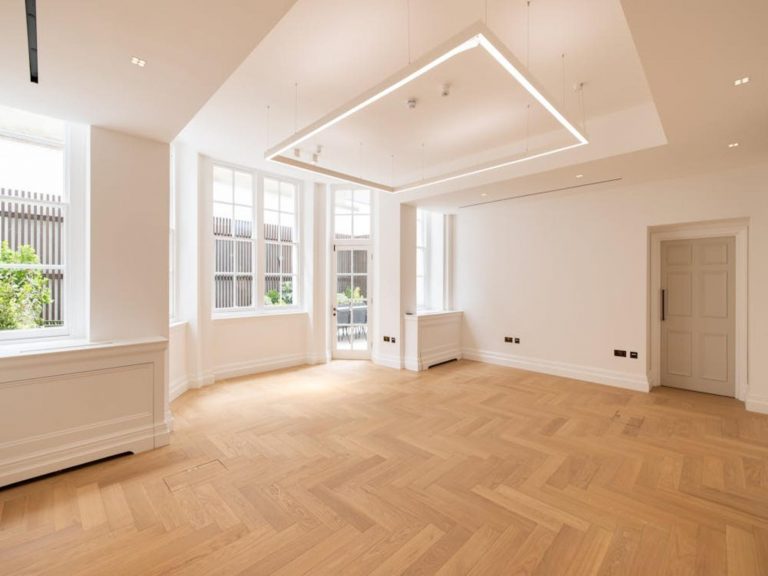 OFFICE TO RENT IN MOUNT STREET, W1K