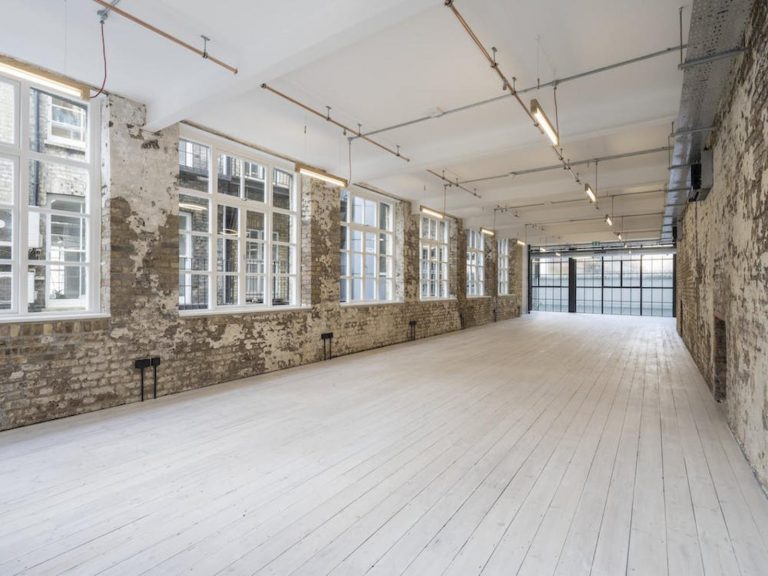 OFFICE TO RENT IN CLERKENWELL GREEN, EC1R