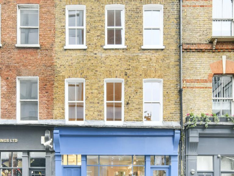 OFFICE TO RENT IN BERWICK STREET, W1F