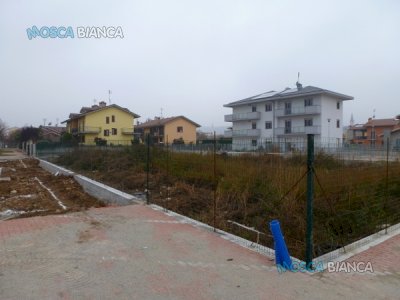 CARAGLIO - TERRENO EDIFICABILE RESIDENZIALE COMPLETAMENTE URBANIZZATO