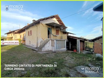 Casa rustica con terreno adiacente privato