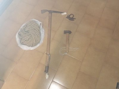 PICCOZZA CASSIN + MARTELLO MAZZETTA CASSIN + CORDA + GANCIO DA ARRAMPIACATA ALPINISMO VINTAGE ANNI 40/50