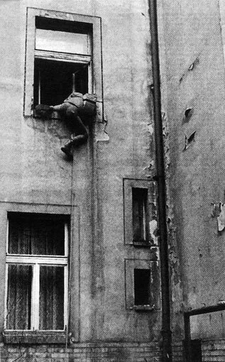 Ян Млчох. «Классический побег», перформанс, 1977