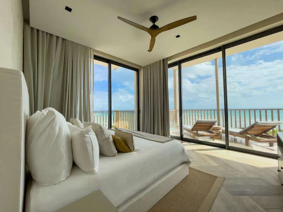 4 Bedroom Beachfront Penthouse in Playa del Carmen 078