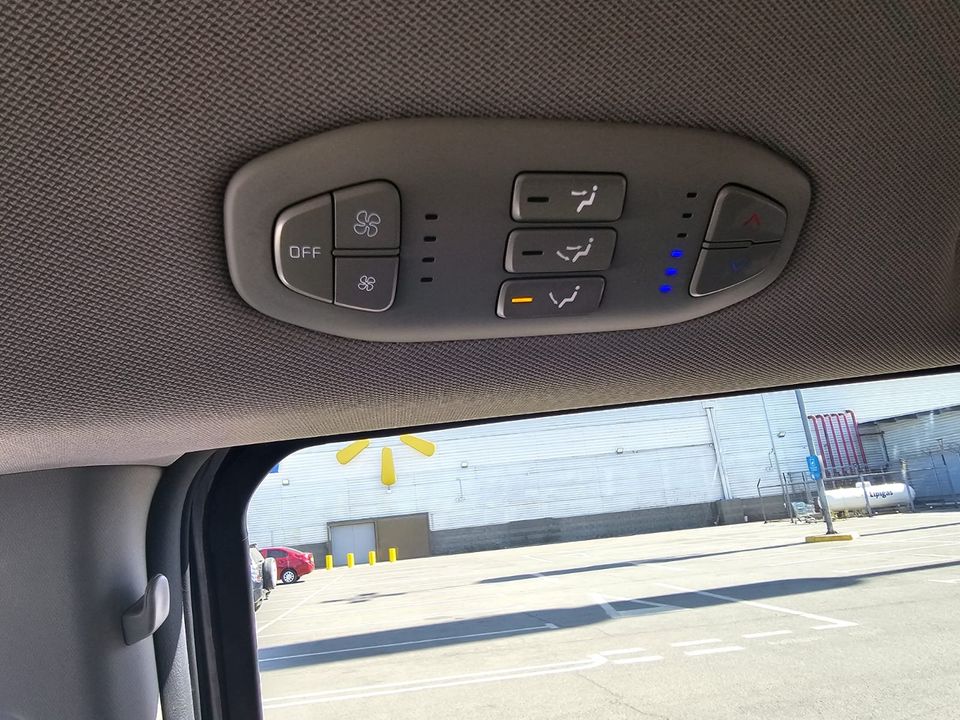 KIA Grand Carnival — foto 10 de 12