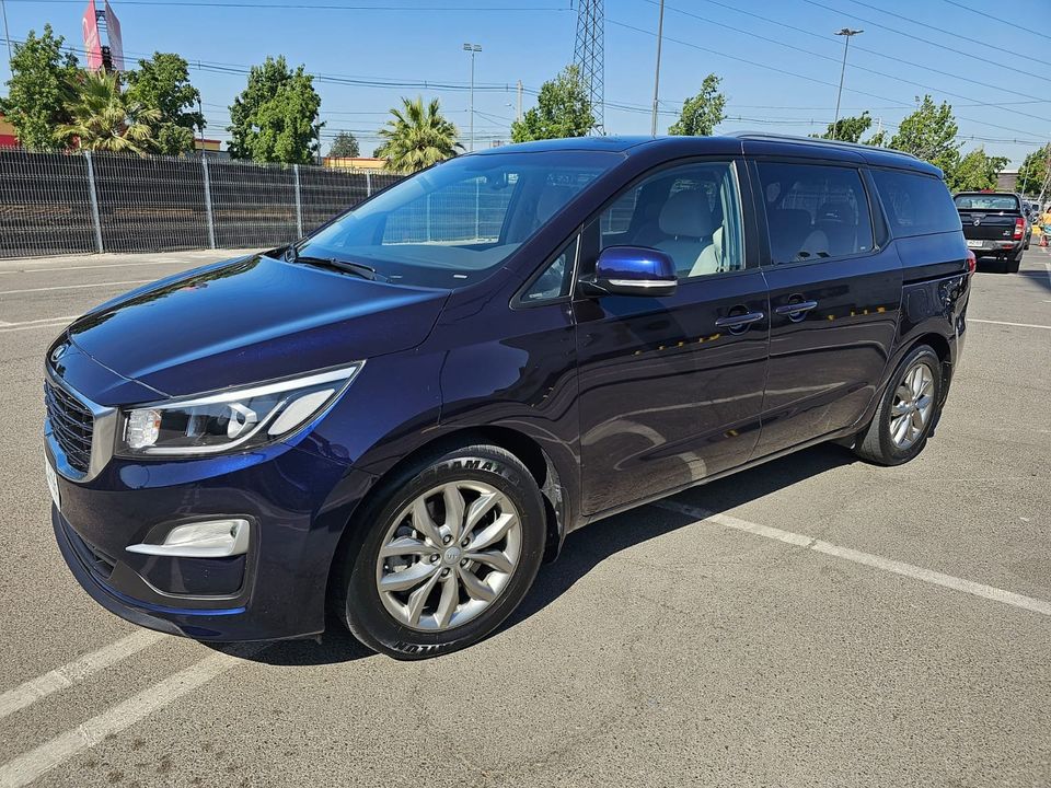 KIA Grand Carnival — foto 3 de 12