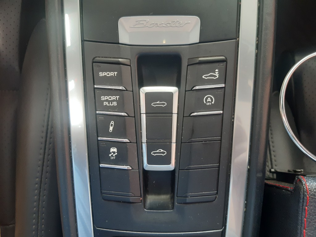 Porsche Boxster — foto 12 de 18