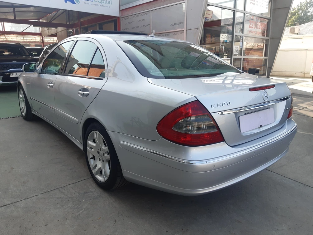 Mercedes-Benz E500 — foto 6 de 15