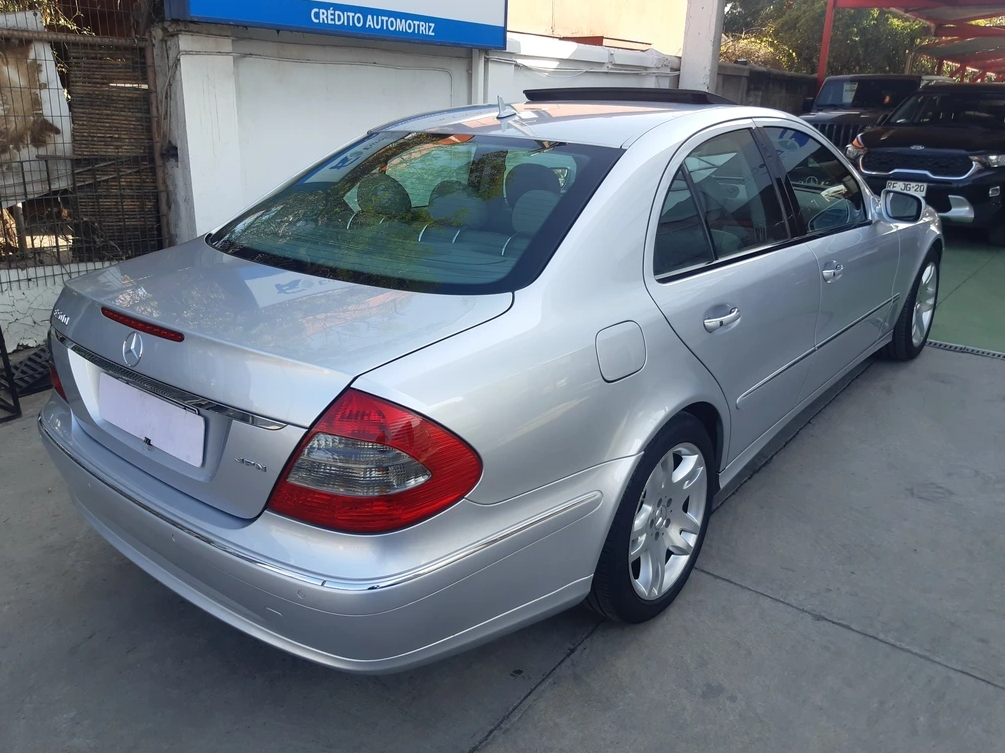 Mercedes-Benz E500 — foto 4 de 15