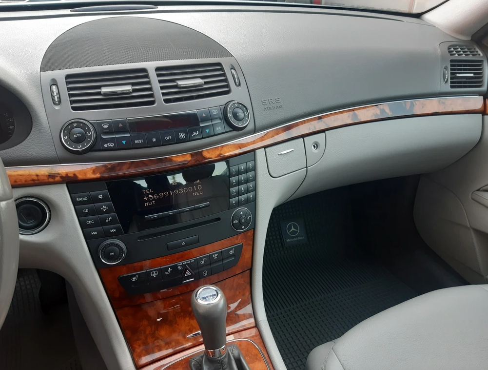 Mercedes-Benz E500 — foto 8 de 15