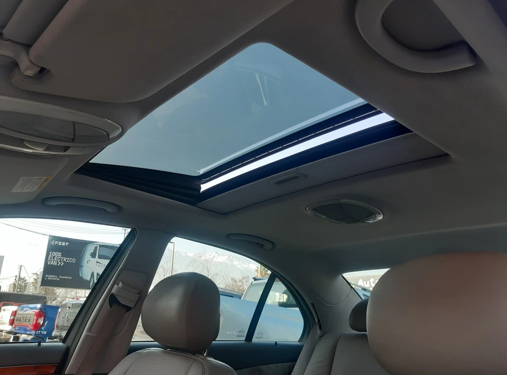 Mercedes-Benz E500 — foto 12 de 15