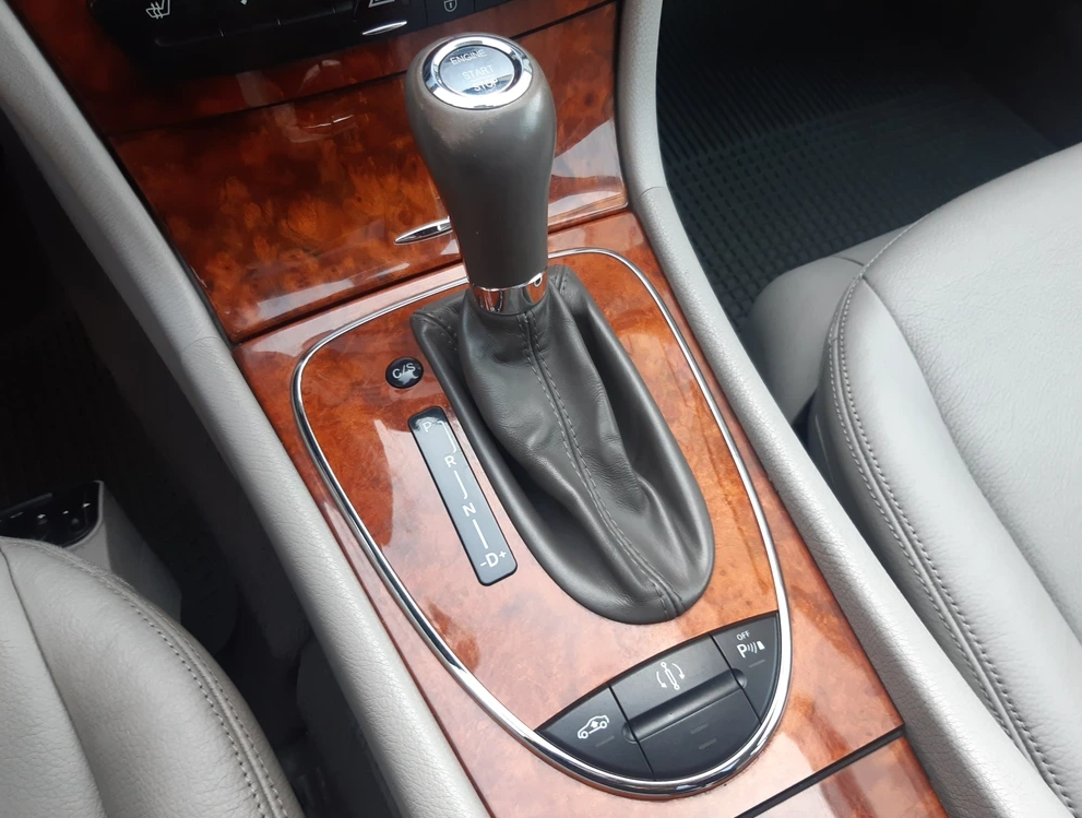 Mercedes-Benz E500 — foto 10 de 15