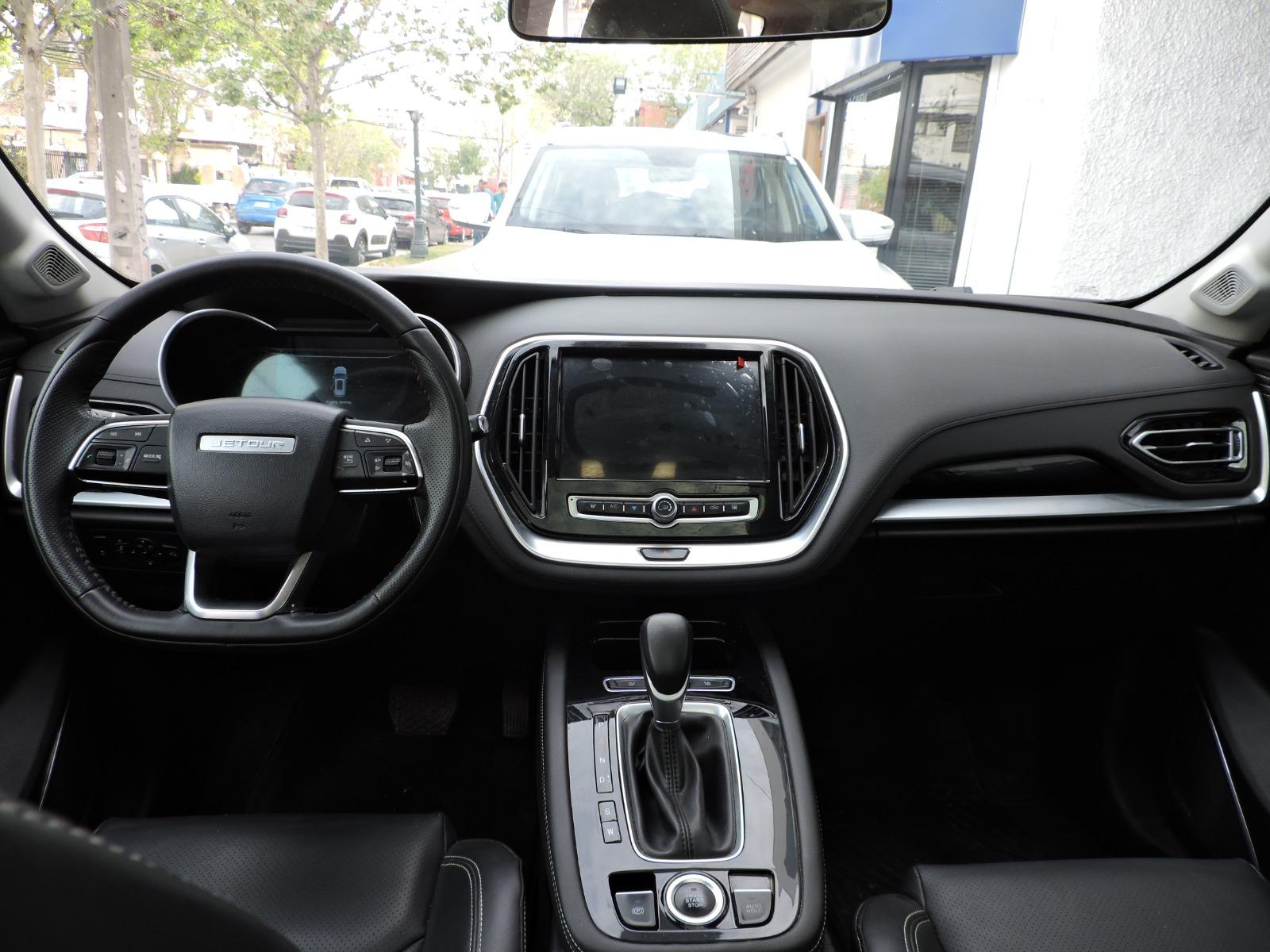 Jetour X70 — foto 5 de 20