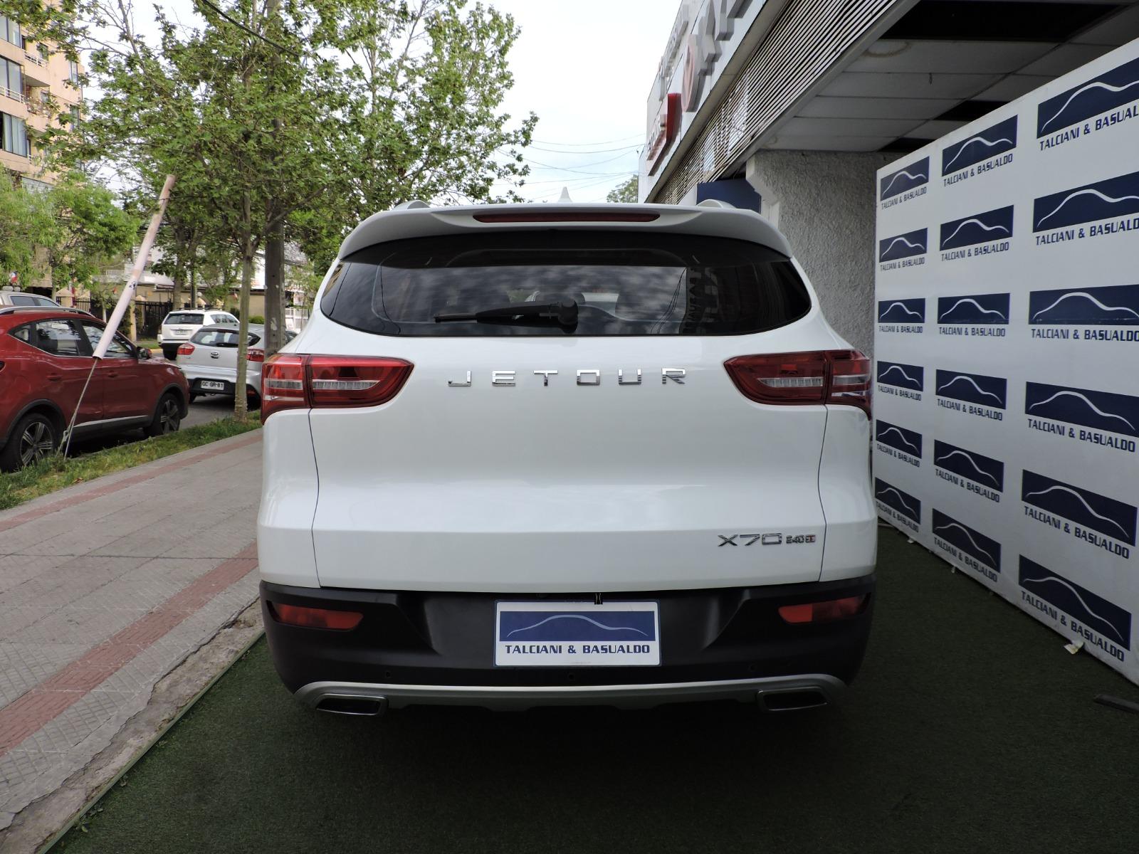 Jetour X70 — foto 20 de 20