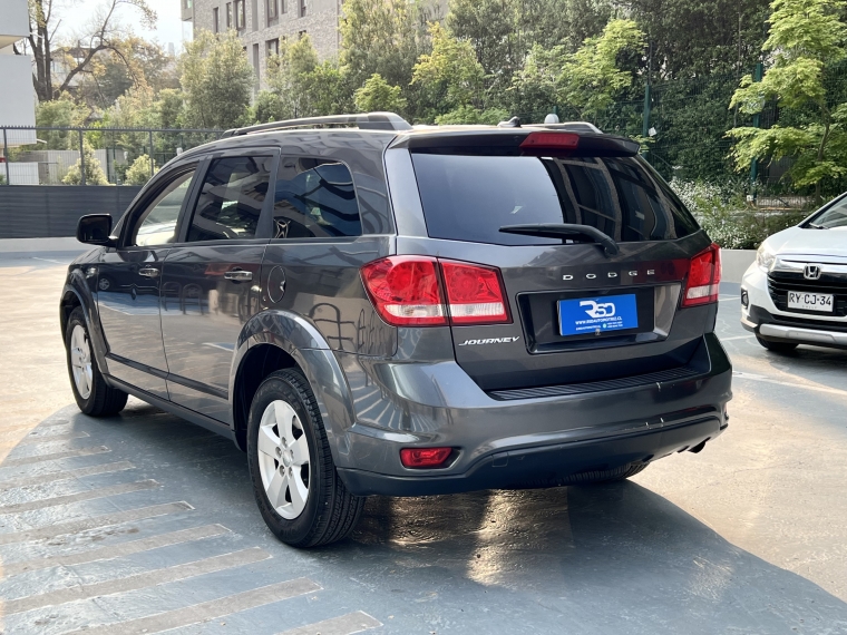 Dodge Journey — foto 16 de 18