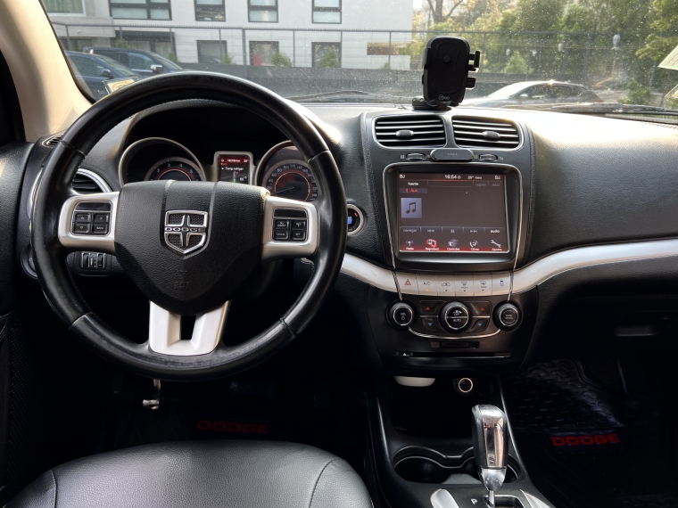 Dodge Journey — foto 13 de 18