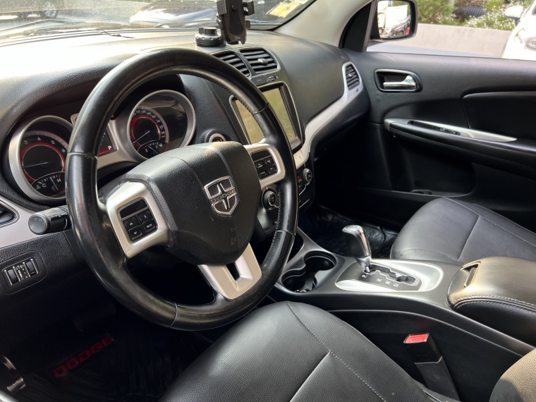 Dodge Journey — foto 14 de 18