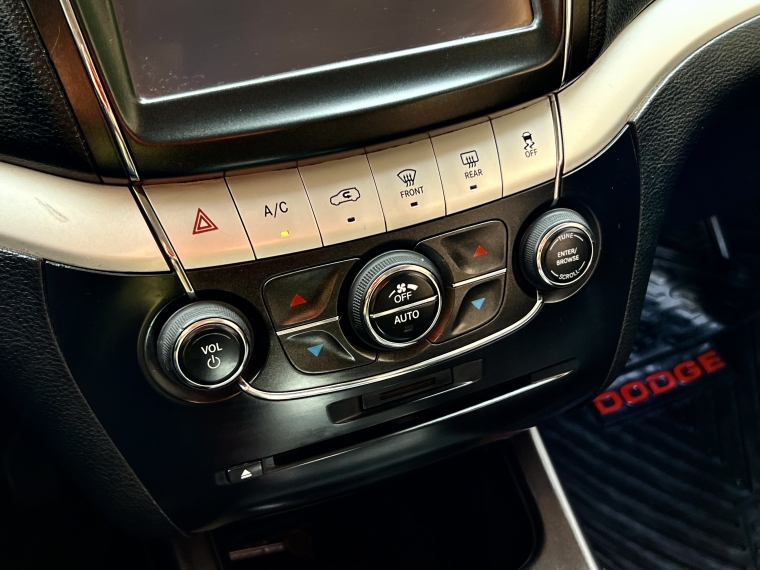 Dodge Journey — foto 9 de 18
