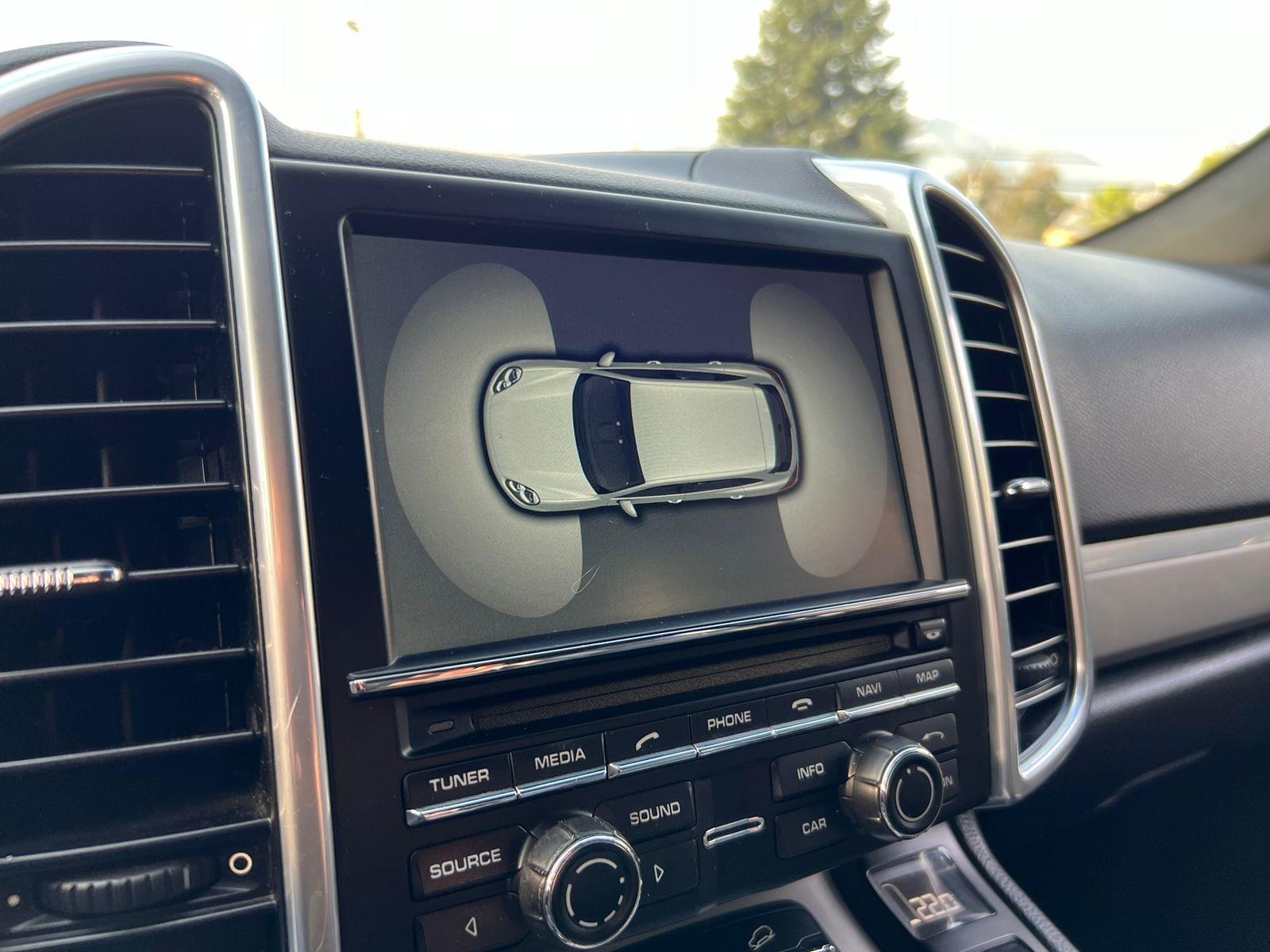 Porsche Cayenne — foto 10 de 20