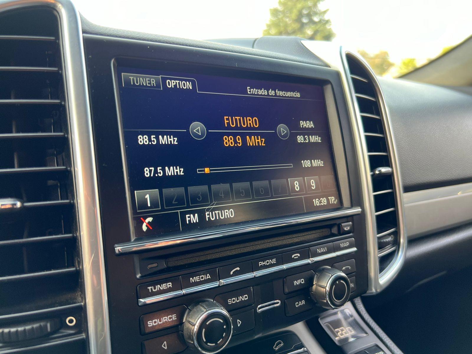 Porsche Cayenne — foto 11 de 20
