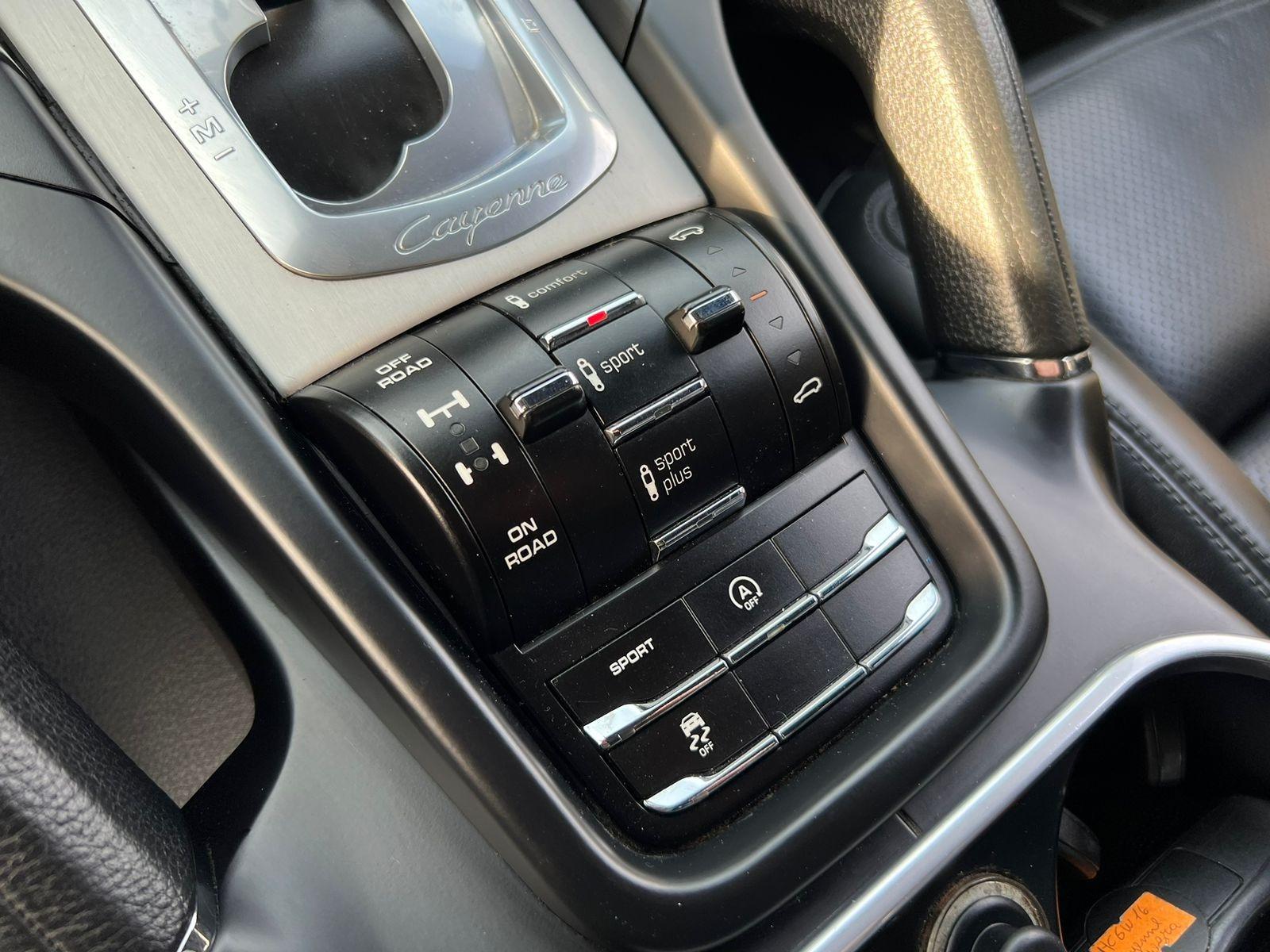 Porsche Cayenne — foto 7 de 20