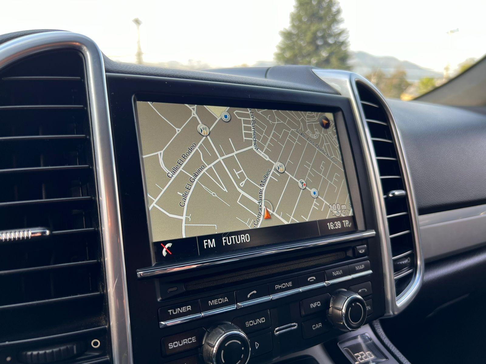 Porsche Cayenne — foto 9 de 20