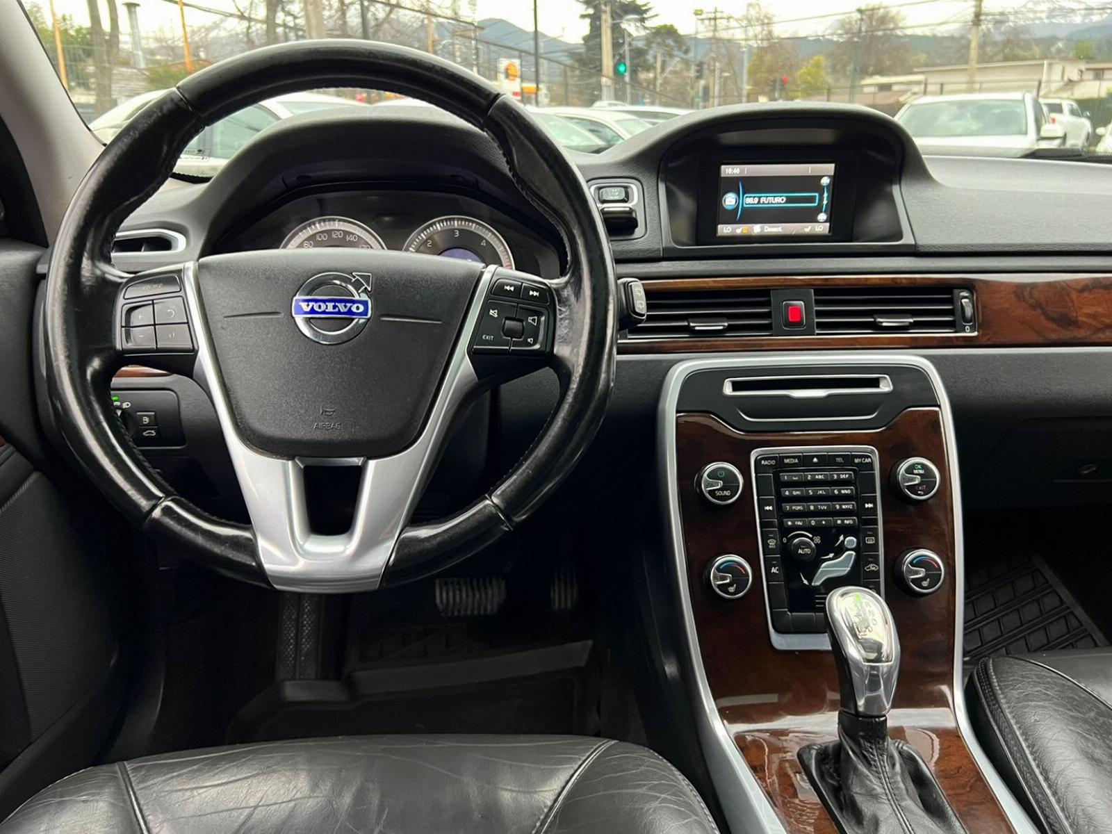 Volvo Xc70 — foto 14 de 20