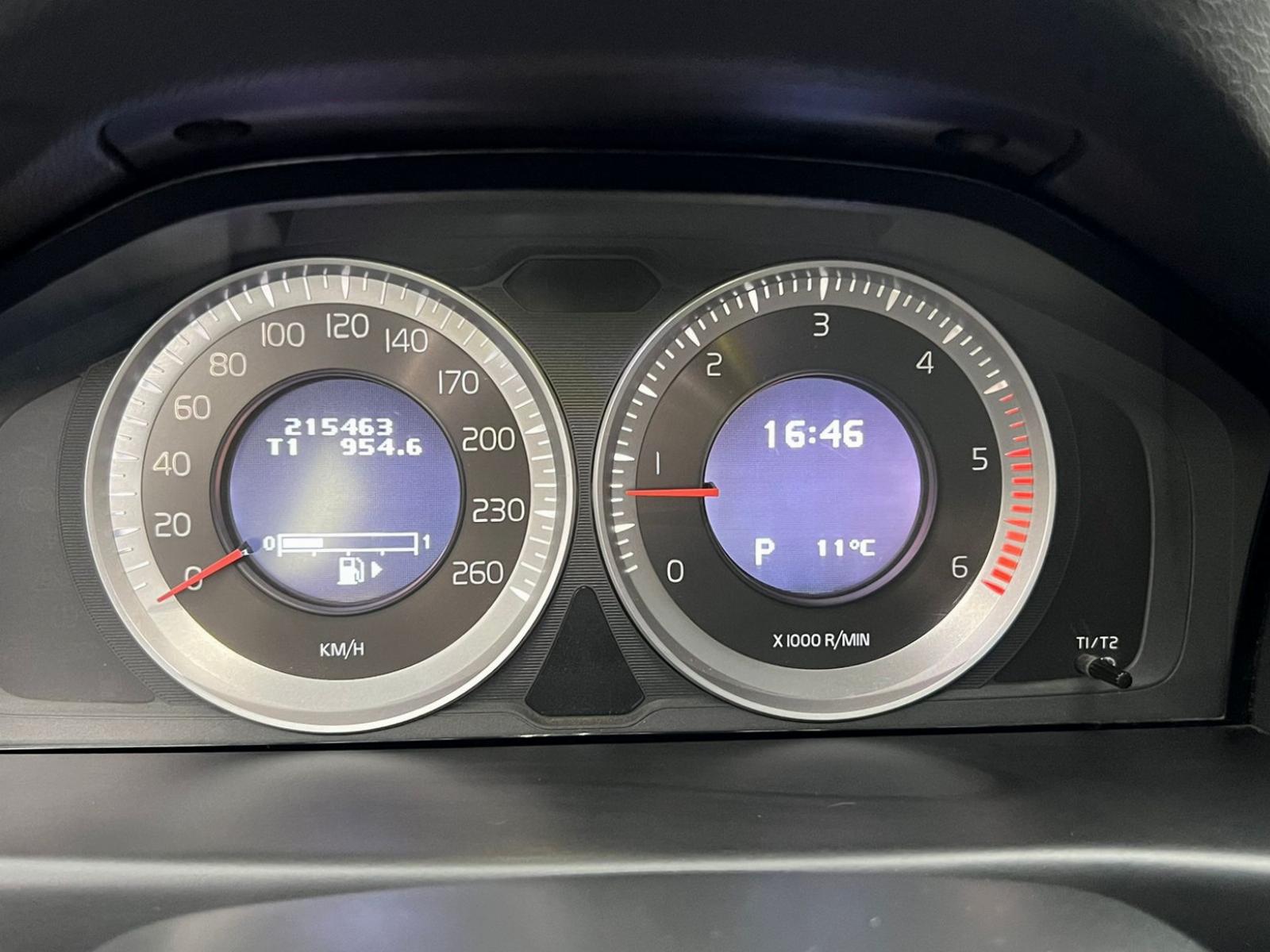 Volvo Xc70 — foto 12 de 20