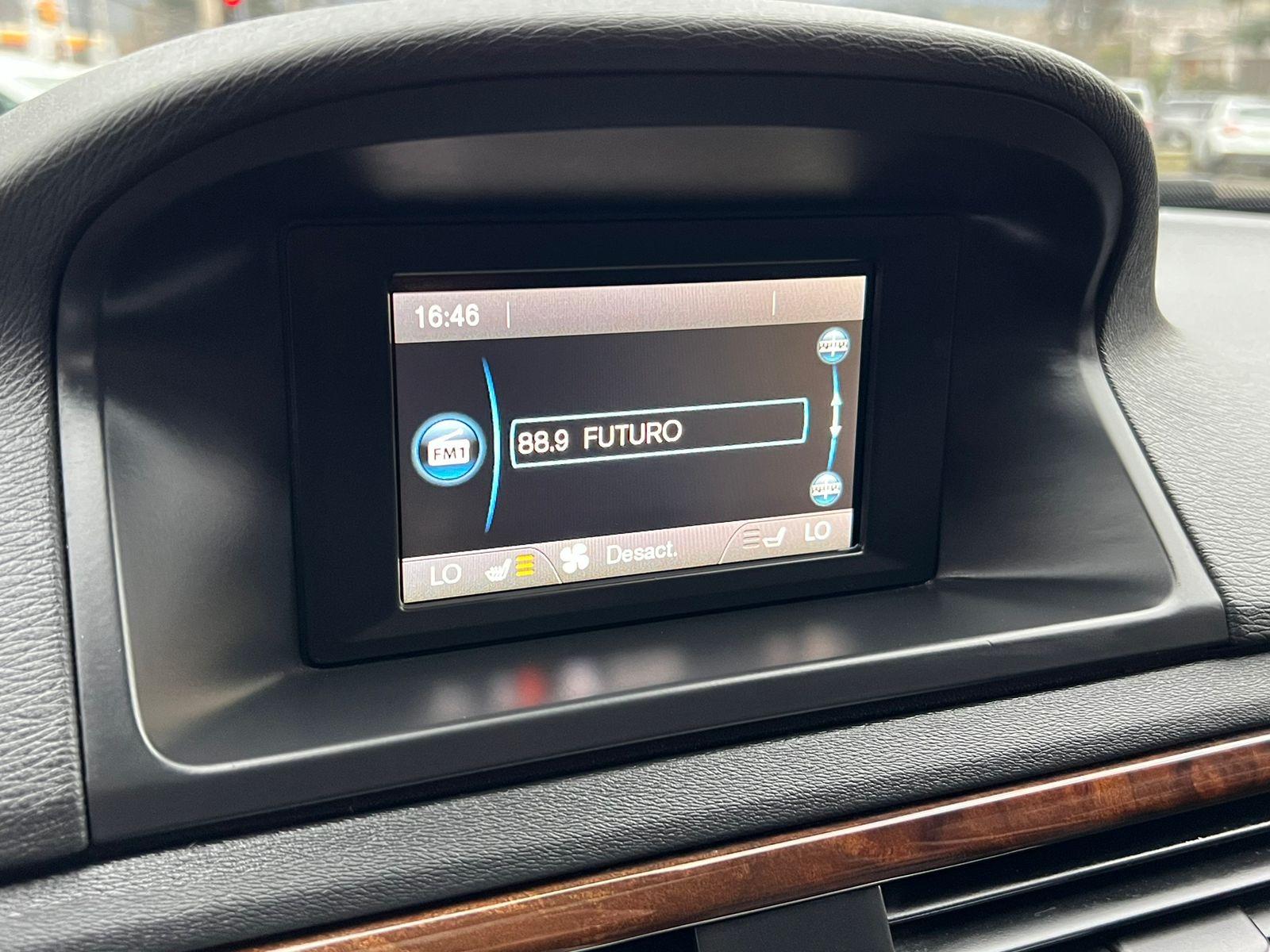 Volvo Xc70 — foto 11 de 20