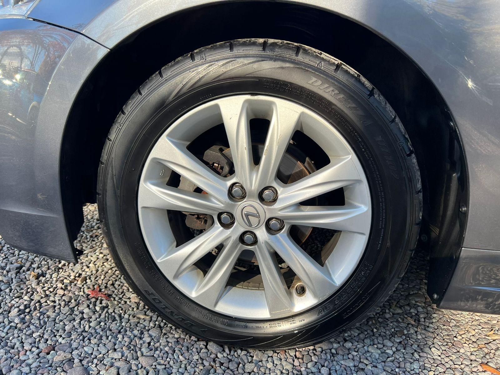 Lexus Ct200H — foto 16 de 19