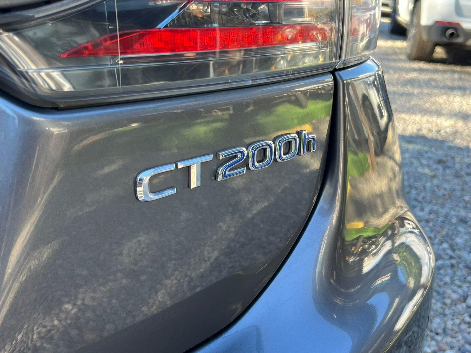 Lexus Ct200H — foto 17 de 19