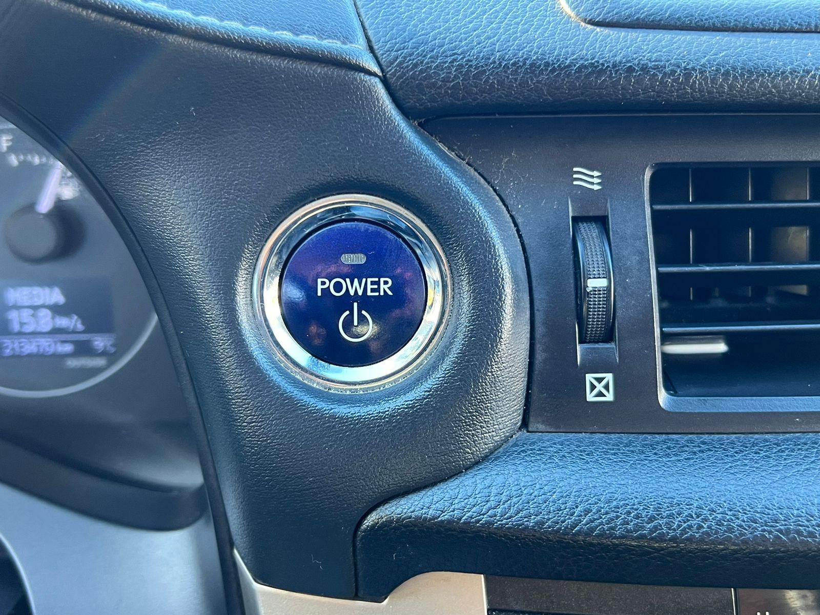 Lexus Ct200H — foto 11 de 19