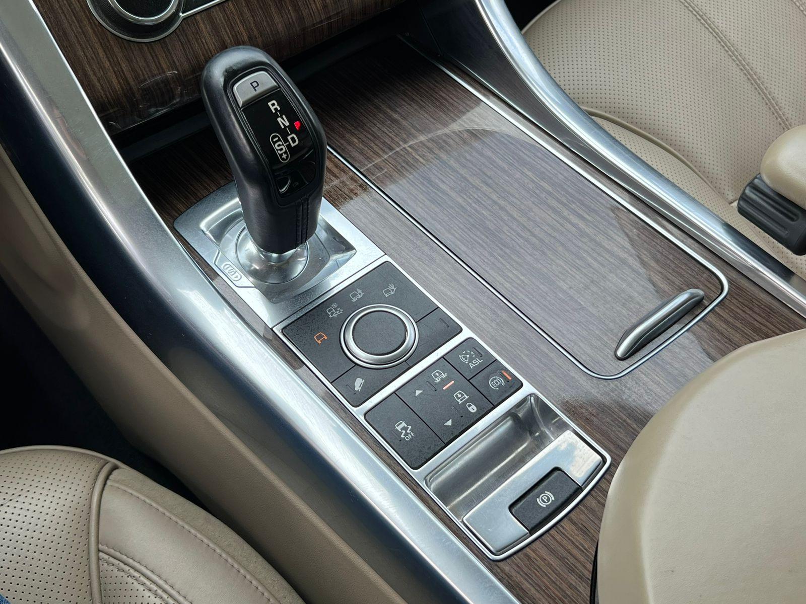 Land Rover Range Rover Sport — foto 8 de 19