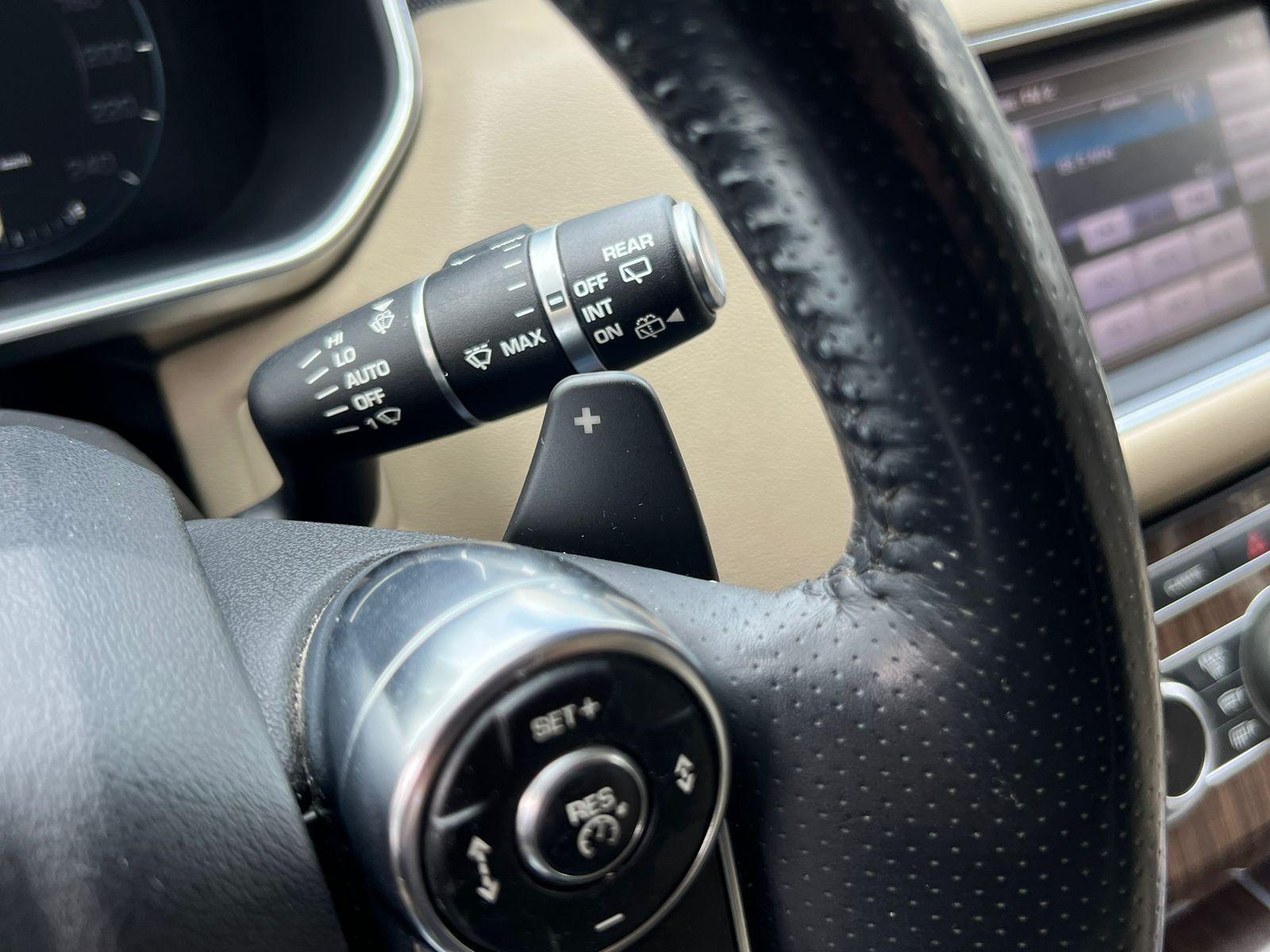 Land Rover Range Rover Sport — foto 10 de 19