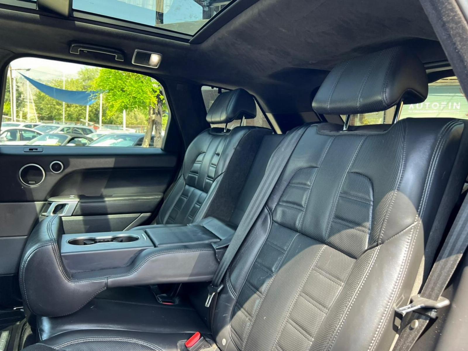 Land Rover Range Rover Sport — foto 4 de 20