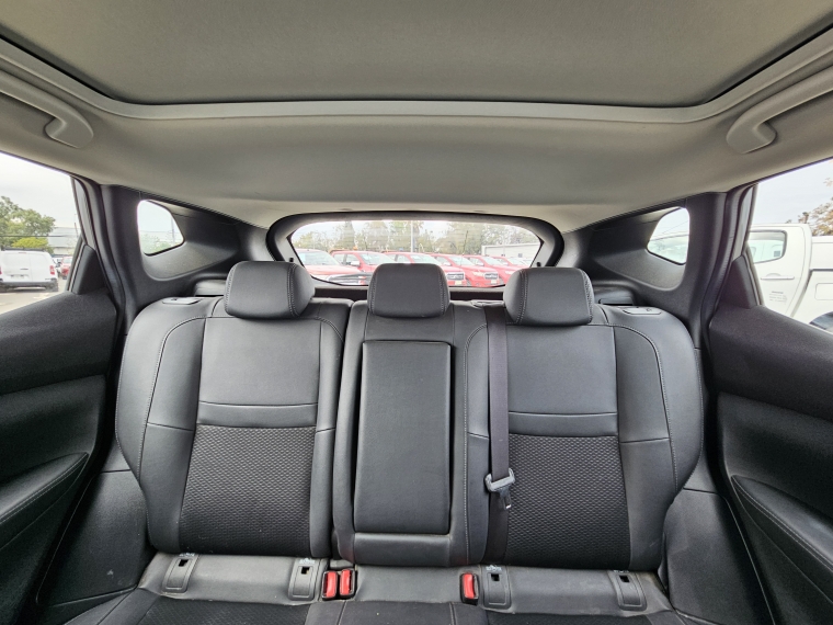 Nissan Qashqai — foto 9 de 14