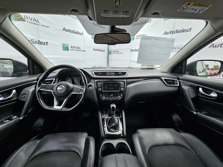 Nissan Qashqai — foto 11 de 14