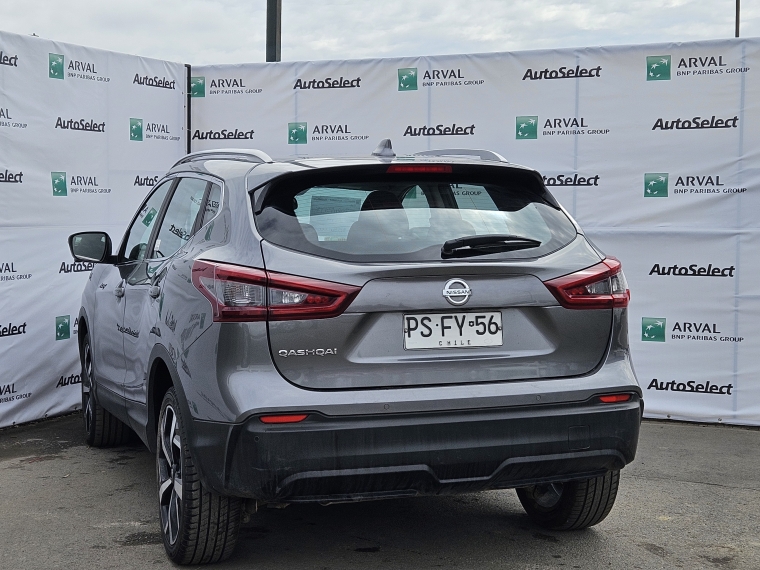 Nissan Qashqai — foto 12 de 14