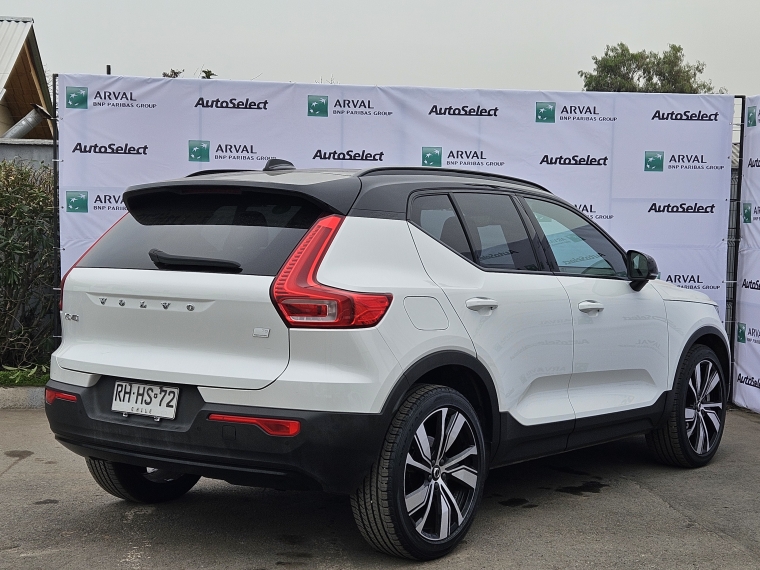 Volvo Xc40 — foto 18 de 18
