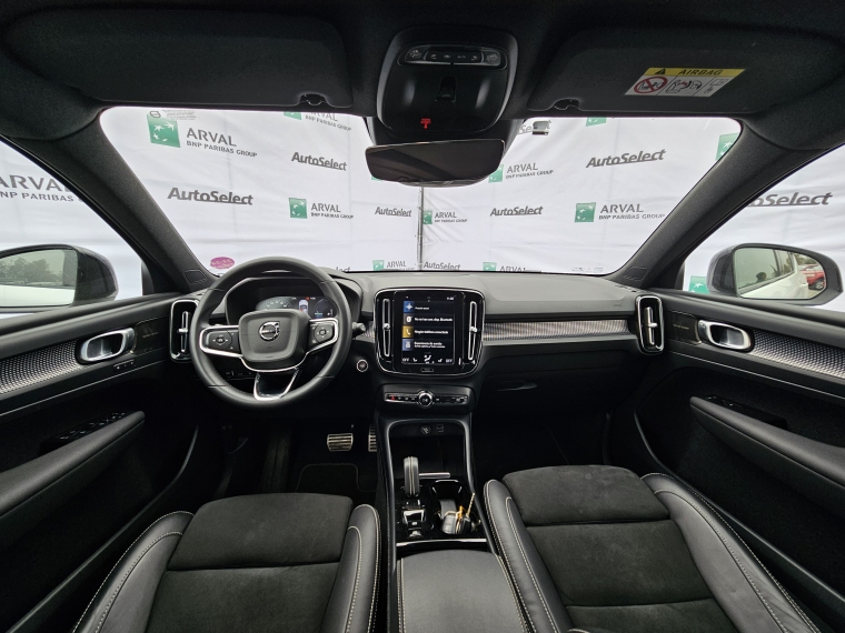 Volvo Xc40 — foto 15 de 18