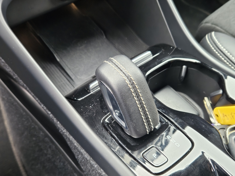 Volvo Xc40 — foto 8 de 18