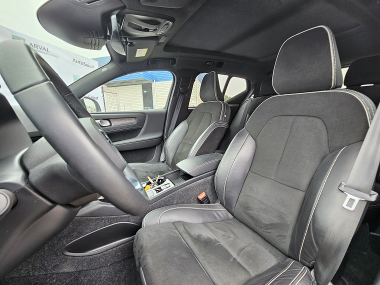 Volvo Xc40 — foto 14 de 18