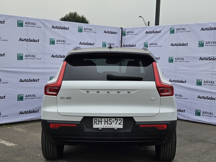 Volvo Xc40 — foto 17 de 18