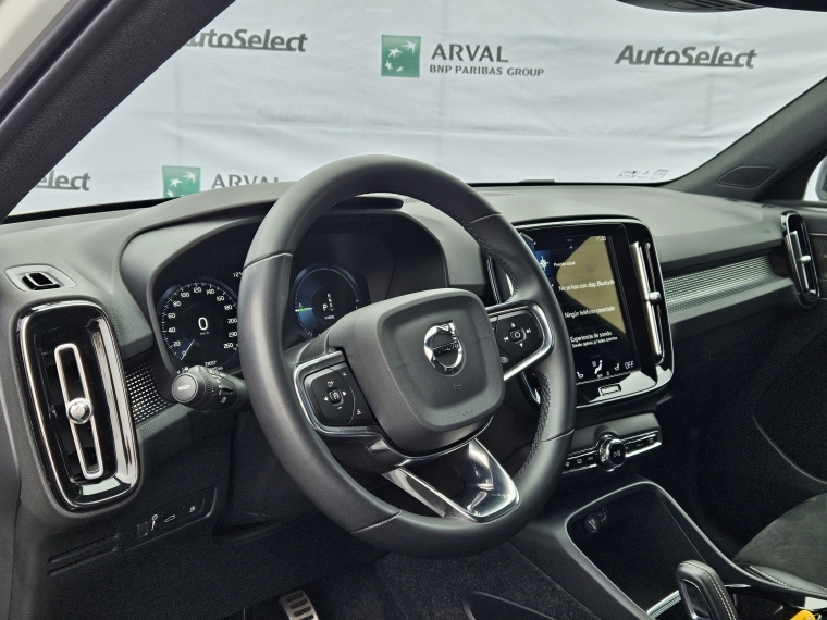 Volvo Xc40 — foto 11 de 18