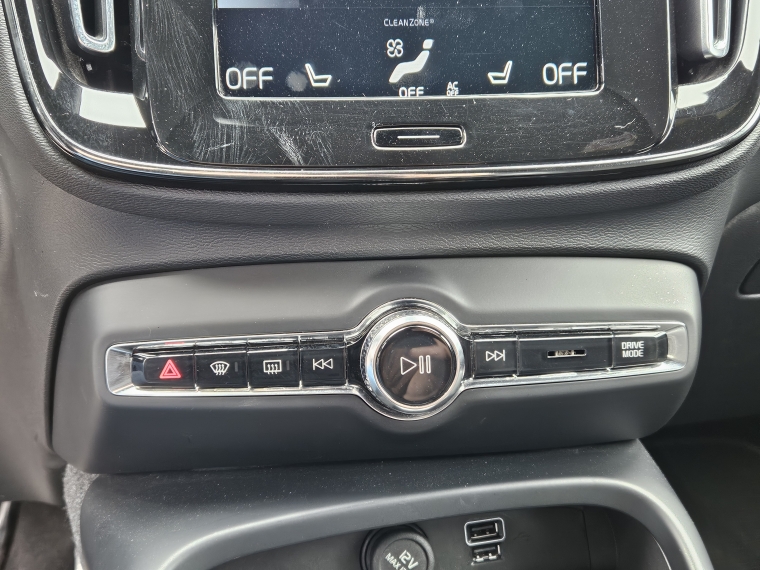 Volvo Xc40 — foto 6 de 18