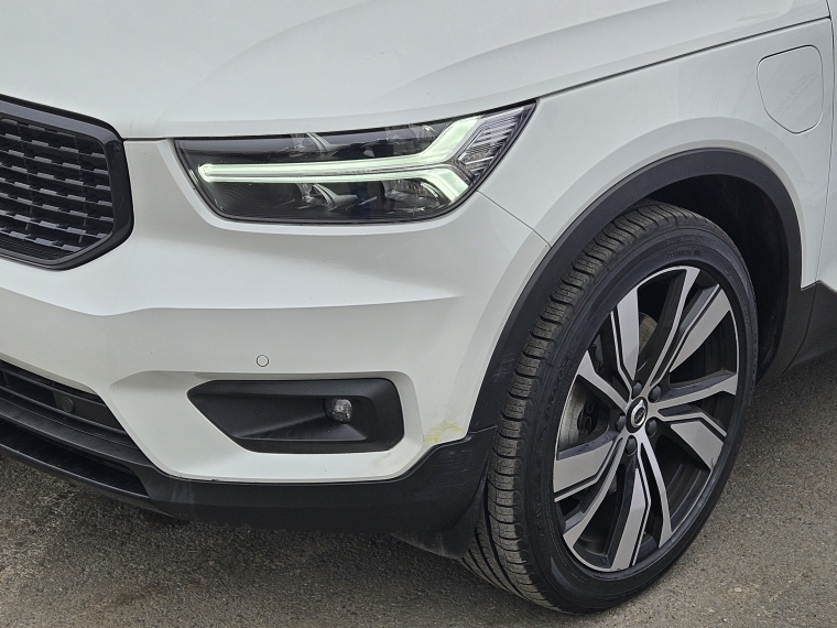Volvo Xc40 — foto 3 de 18